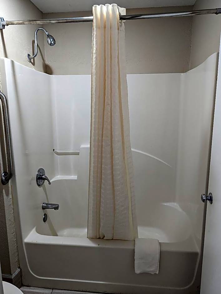 Howard Johnson by Wyndham Chattanooga Lookout Mountain I-24