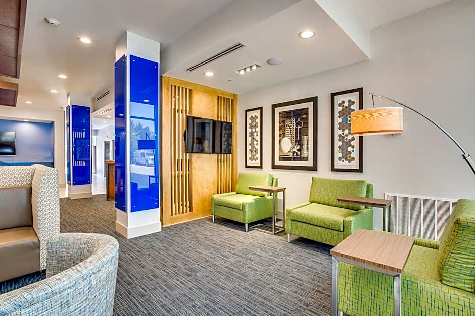 Holiday Inn Express And Suites Denton South By IHG