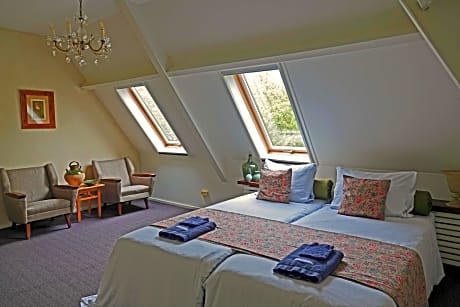 Standard Twin Room with Garden View