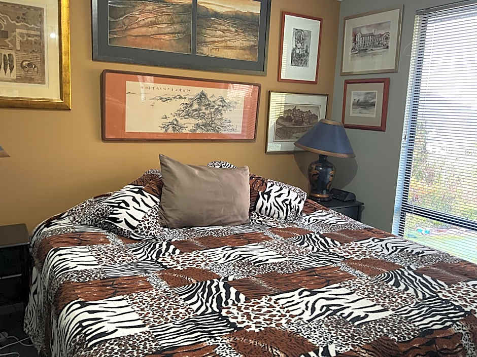 Bob Brown Room Art House