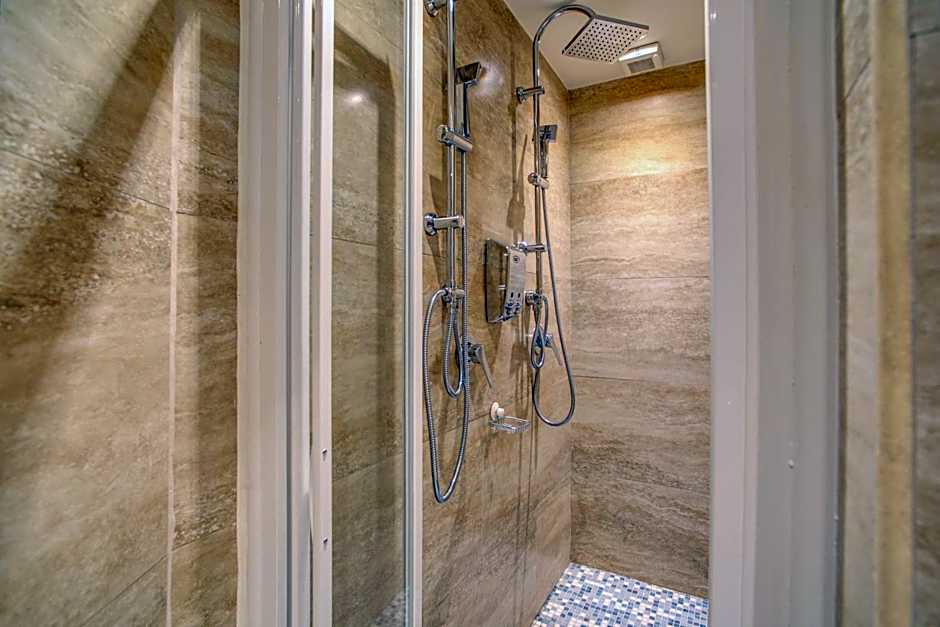 Aurelius Art Gallery Hotel