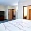La Quinta Inn & Suites by Wyndham Dallas Grand Prairie South