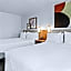 Spark by Hilton Modesto