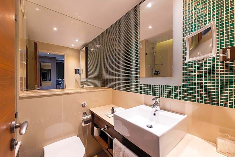 100 Queen's Gate Hotel London, Curio Collection by Hilton