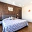 401 Location 3Bdrm 2bath apt with AC Rooftop