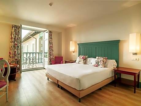 Premium Triple Room with Terrace