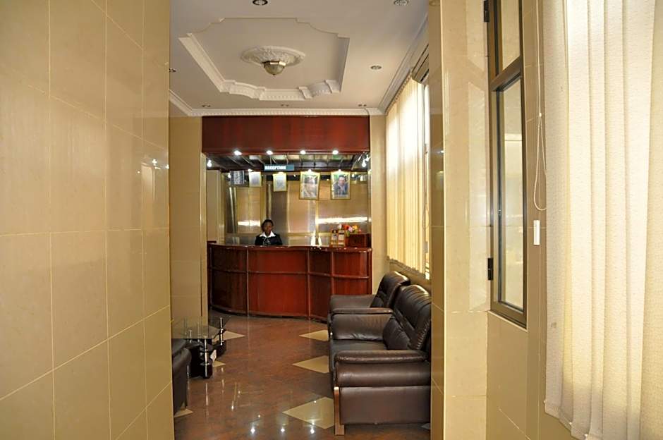 Rich Hotel