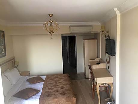 Double or Twin Room with Sea View