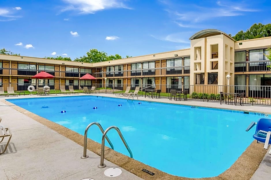 Quality Inn Roanoke Airport