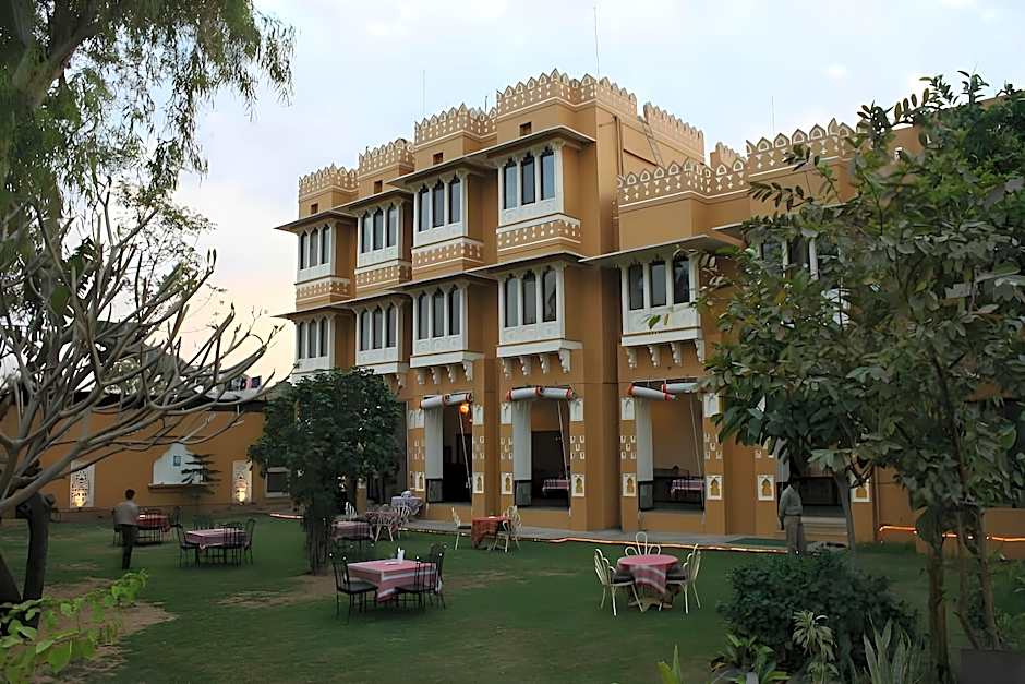 Hotel Pratap Palace