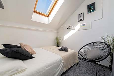 Single Room with Shared Bathroom