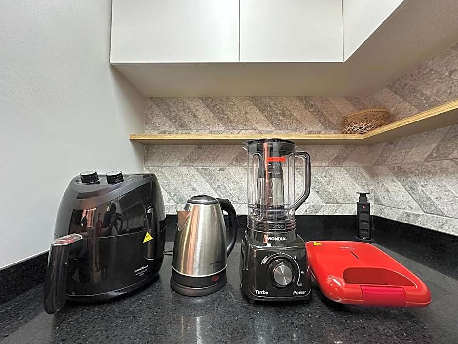 PE01- AP 1 Quarto Completo | Centro | Climatizado