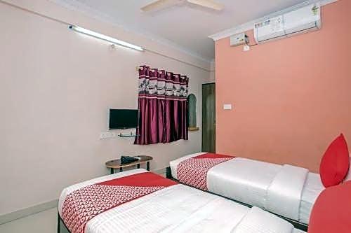 OYO Flagship 10363 Sri Balaji Guest House & Restaurent