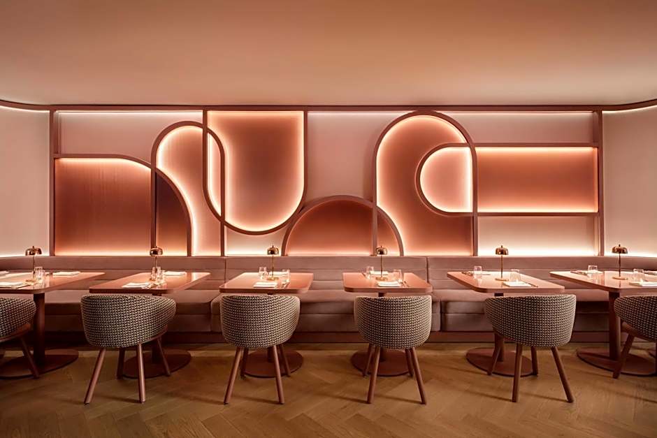 Revery Toronto Downtown, Curio Collection by Hilton