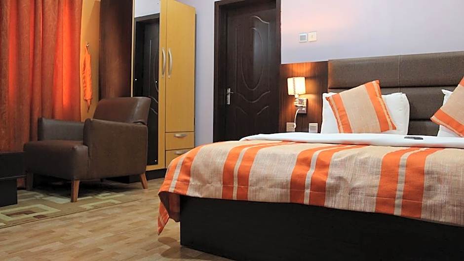 Downtown Royal Hotel GRA