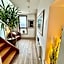 James Clow Bed & Breakfast & Apartments