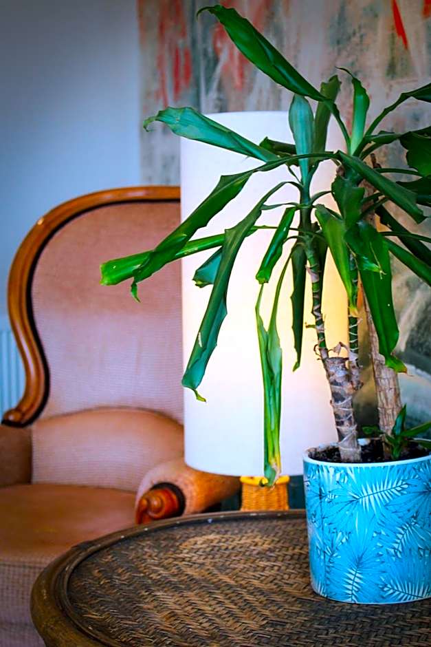 The Crescent Turner Hotel