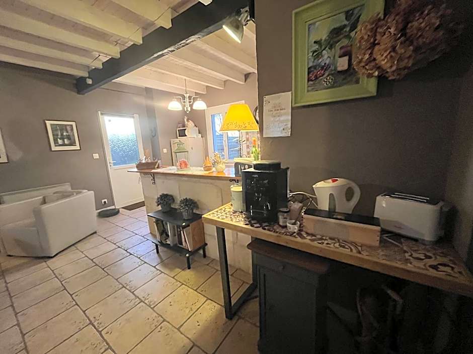 Chambres et Gîte PEYROUTAS " CAMILLE" Vignonet St Emilion
