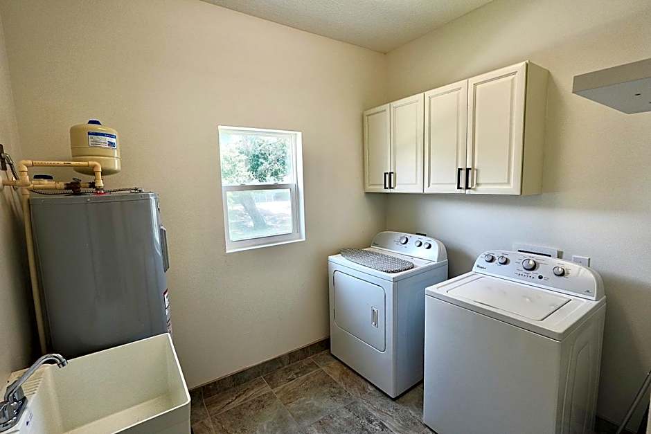 Villa Olivō -2BR Modern Luxury-River & Ocean Access