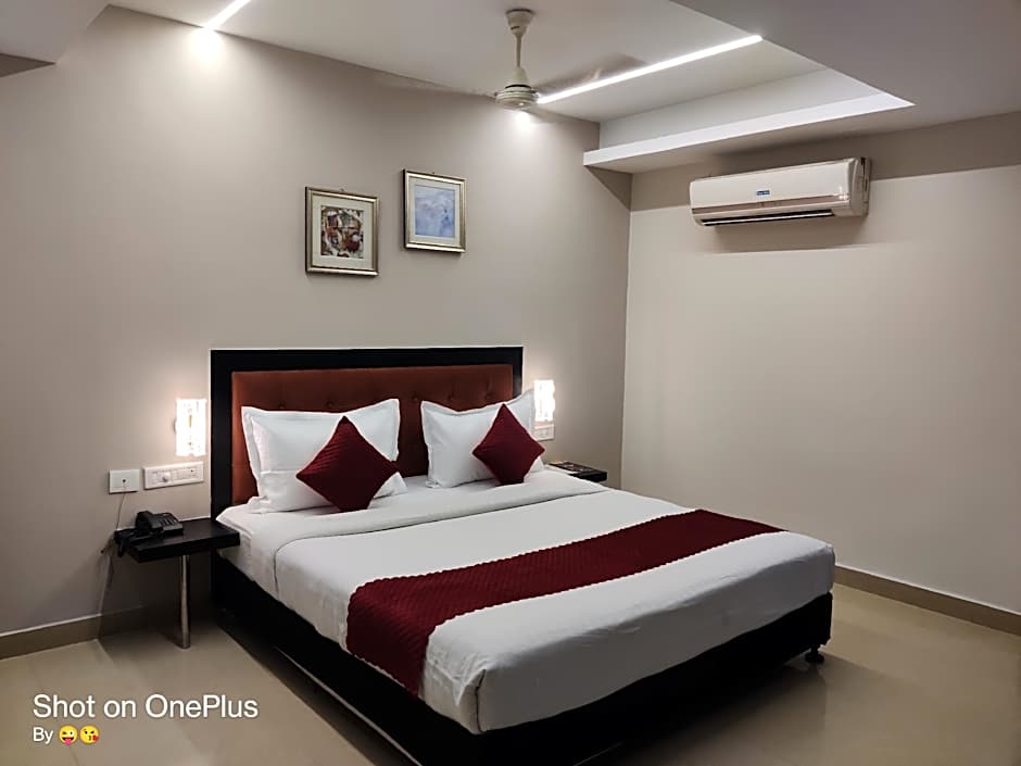 Hotel Delphi Grand Hyderabad - Hi-Tech City, Perfect for Business & Comfort