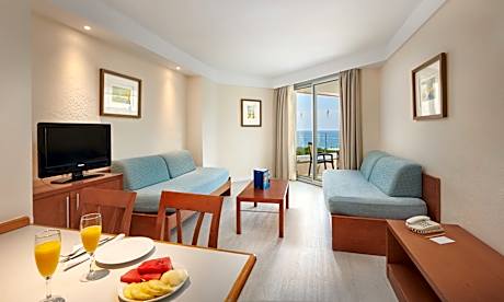APARTMENT SEA VIEW 2 ADULTS + 1 CHILD