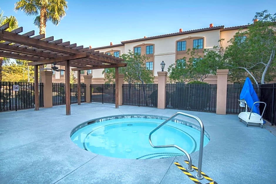 La Quinta Inn & Suites by Wyndham Las Vegas Airport South