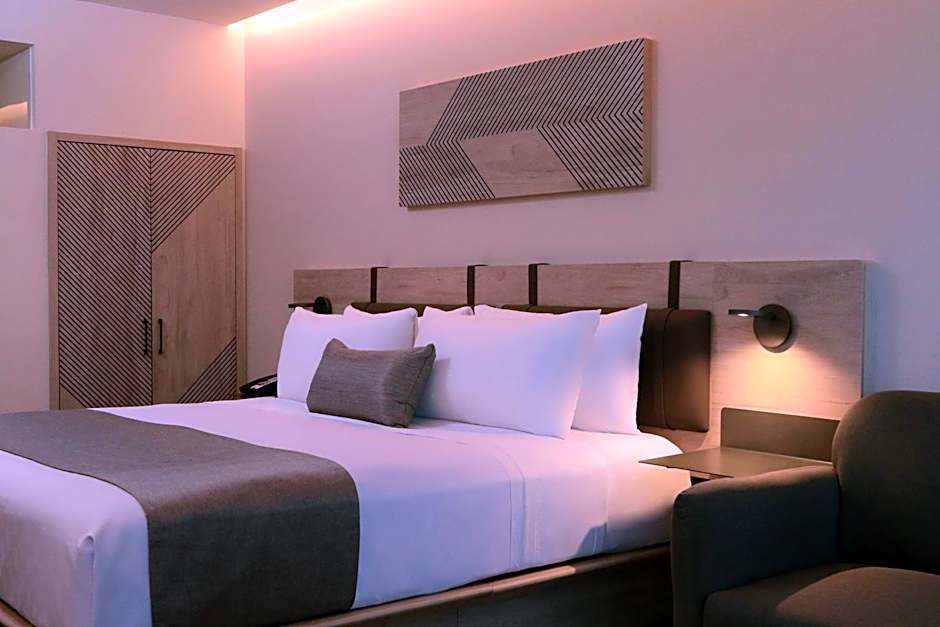 City Express Plus by Marriott Monterrey Centro