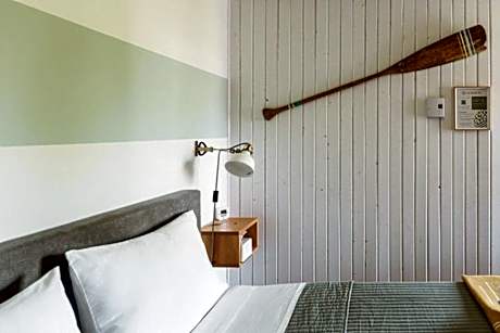 Queen Room with Garden View