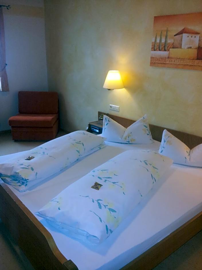 Hotel - Restaurant Hirschen - Werneths Landgasthof beim Europa- Park Rust