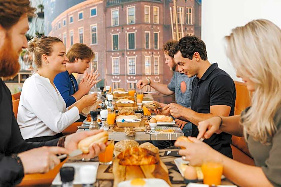 The Hague Teleport Hotel