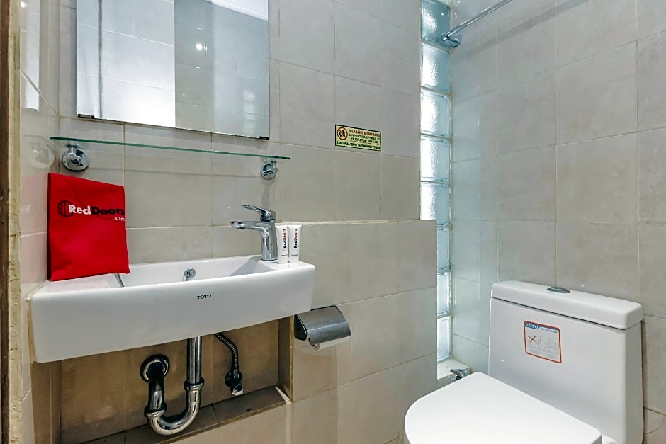 RedDoorz Syariah Plus @ Jatibening