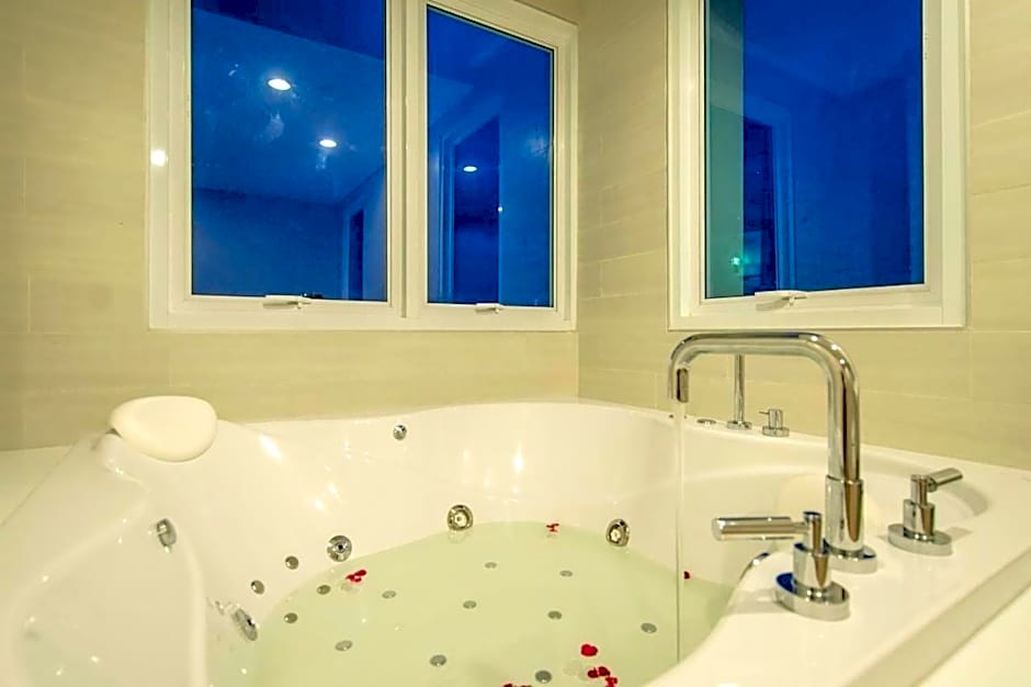 Prachuap Grand Hotel