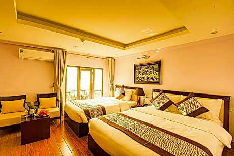 Deluxe Twin Room with Balcony and Mountain View
