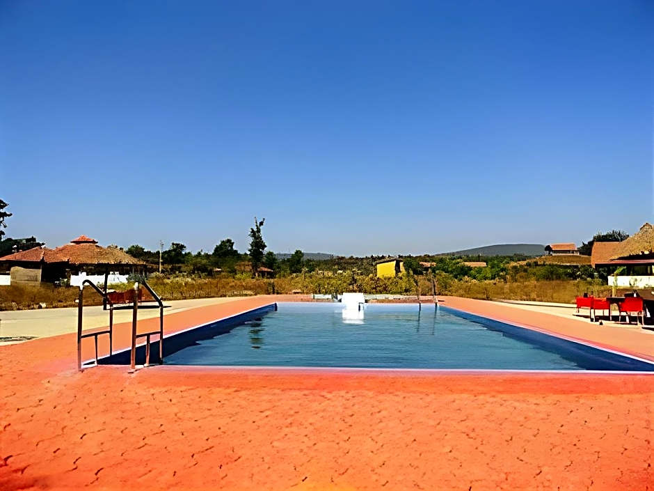 Hotel Kanha (Treasure In Forest)