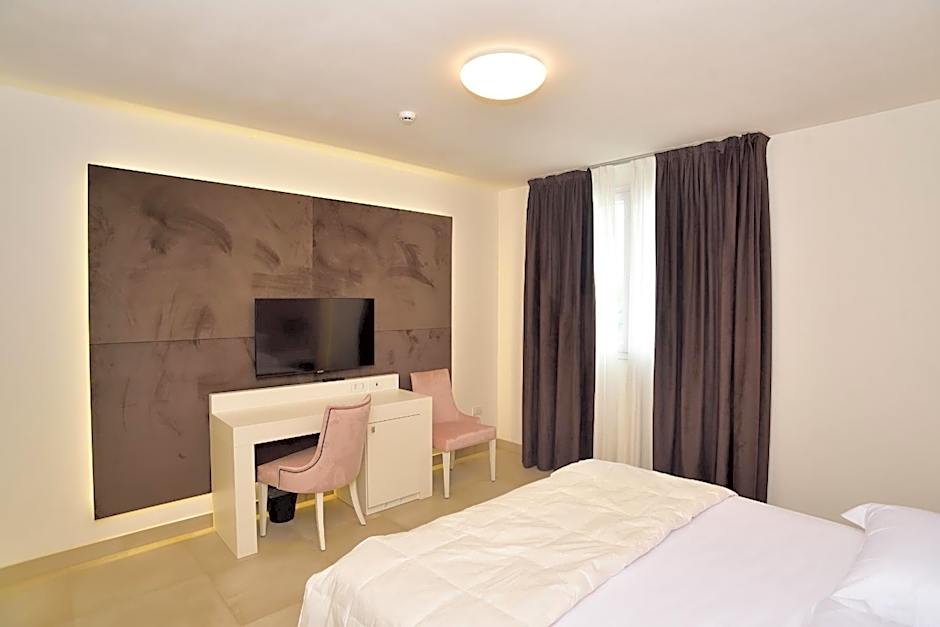 M2 Hotel