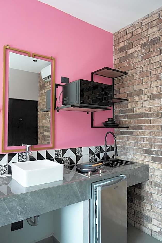 Estudios amueblados y equipados con cocineta en ubicación Céntrica MTY