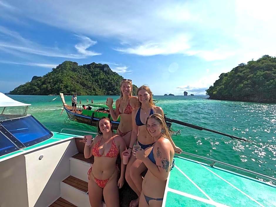 Blanco Hideout Railay - Youth Hostel 18 to 35 Only