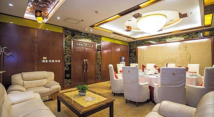 Golden Spring Hotel