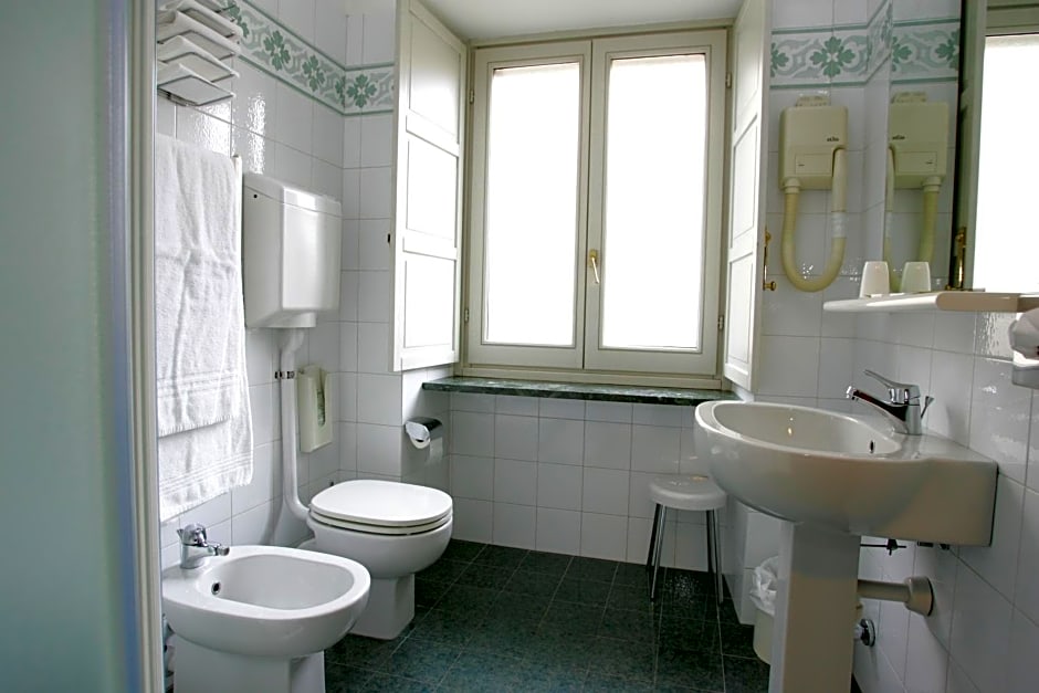 Le Petit Hotel