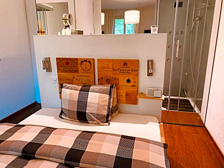 Small Queen Room with Shower