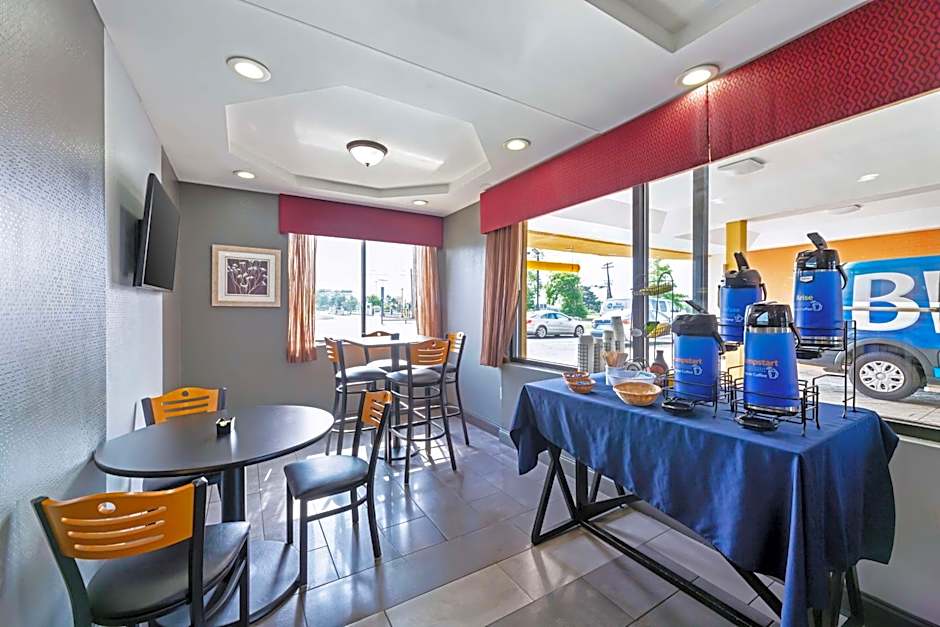 Best Western The Inn At Rochester Airport