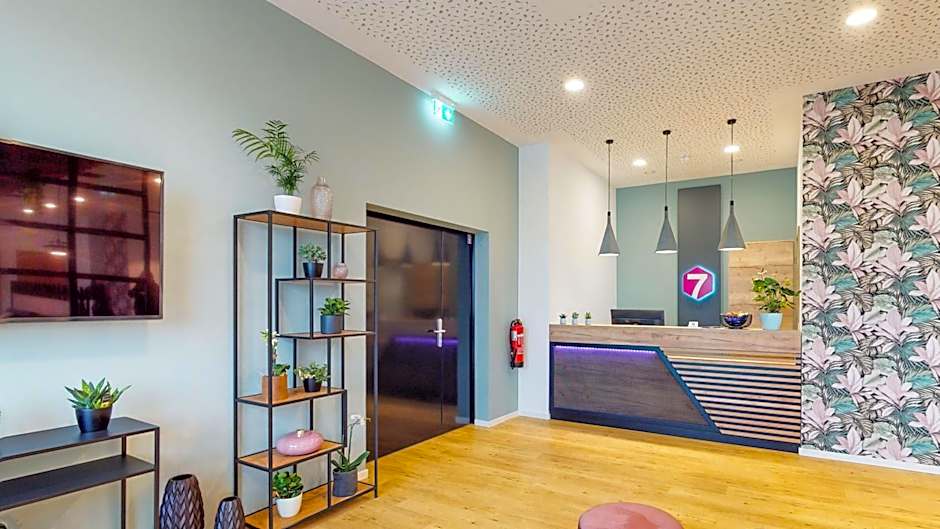 Point 7 Hotel