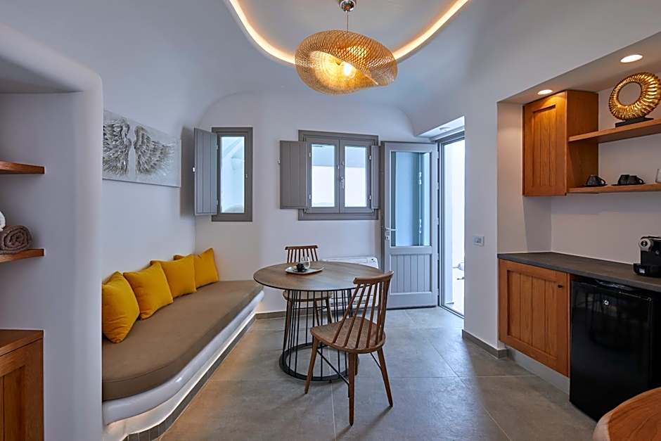 Allure Breeze Suites