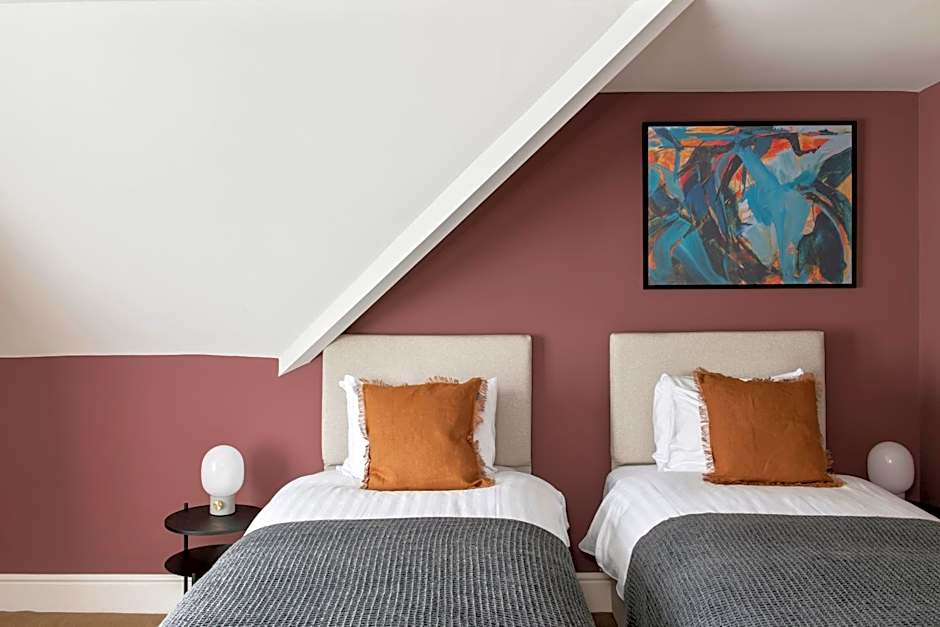 SACO Reading Castle Crescent