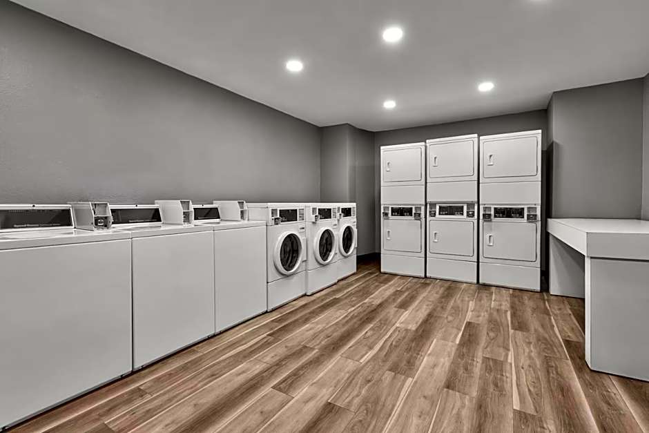 Hawthorn Extended Stay by Wyndham DFW Airport North