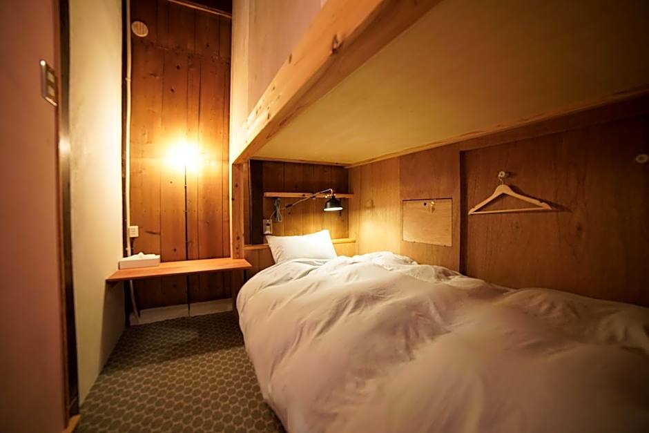 Foto 1 daripada 13 — Quadruple Room