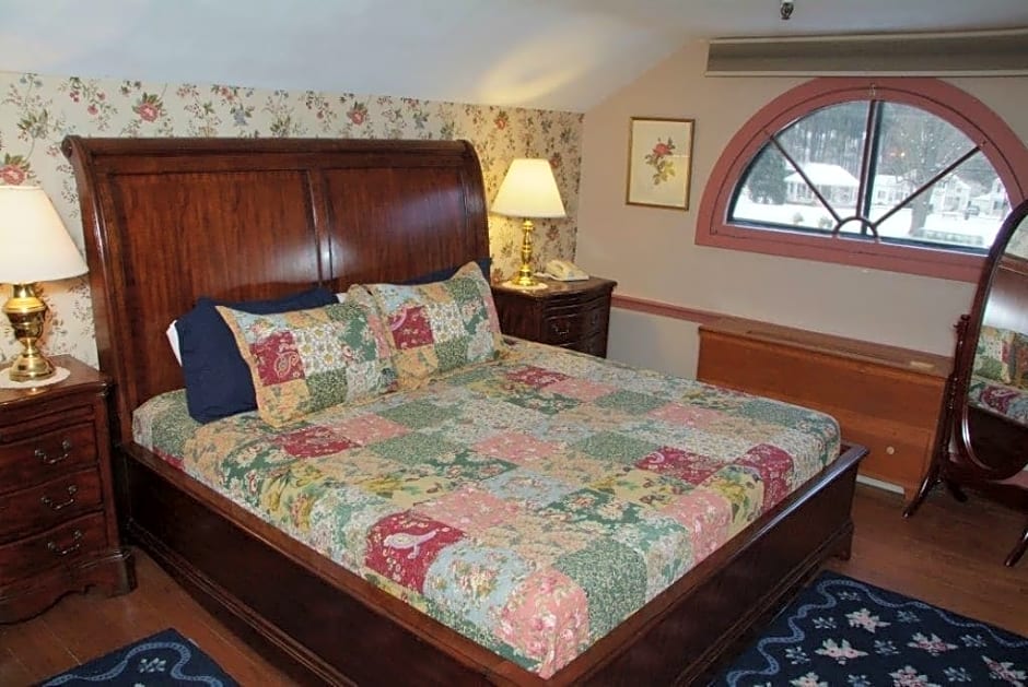Publick House Historic Inn and Country Motor Lodge