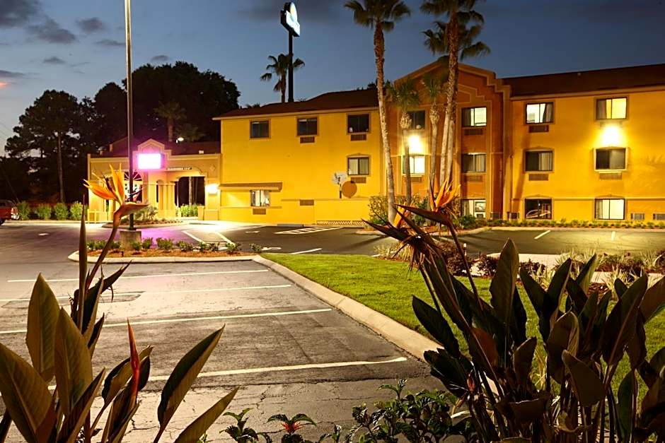 Days Inn by Wyndham Orange Park/Jacksonville