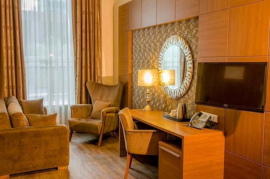 Grand Hotel Downtown