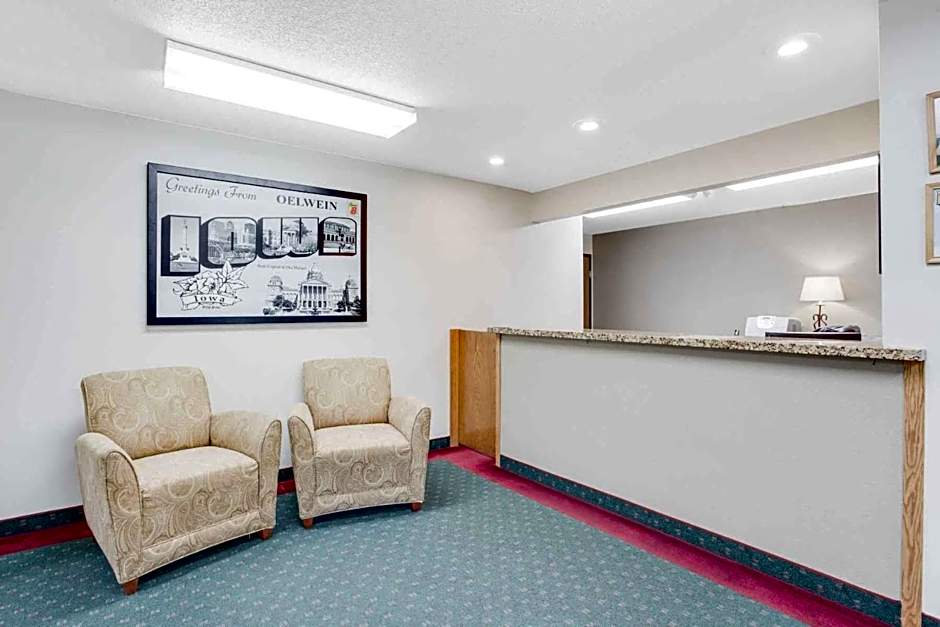 Super 8 by Wyndham Oelwein